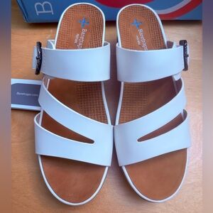 Baretraps Posture Laralee White Sandals 8.5